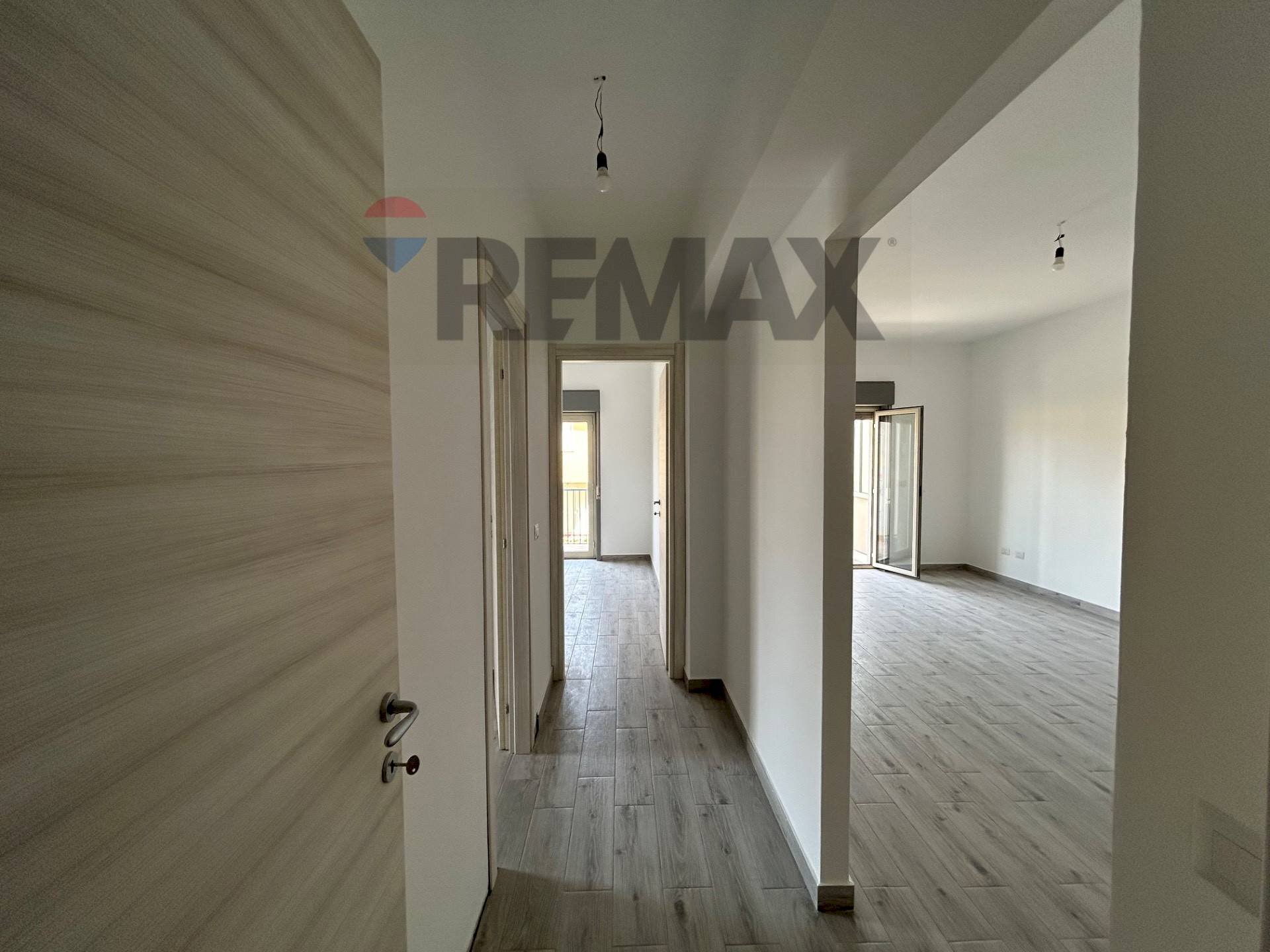 Hall / corridoio - Quadrilocale Via Torrente Agrò
 
35, Santa Teresa di Riva - foto 1