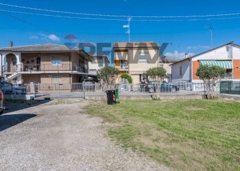 Edificio all\'aperto - Independent house Via Per Scortichino
 
21, Bondeno - photo 37
