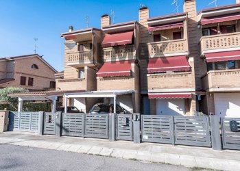 Edificio all\'aperto - Semi-detached house Via Palladio
 
31, Occhiobello - photo 1