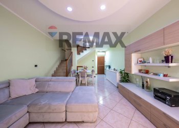 Sala da pranzo - Semi-detached house Via Palladio
 
31, Occhiobello - photo 22