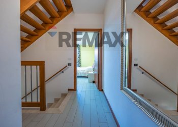 Hall / corridoio - Semi-detached house Via Palladio
 
31, Occhiobello - photo 34