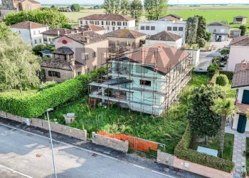 Edificio all\'aperto - Casa indipendente Piazza gramsci
 
3/c, Riva del Po - foto 2