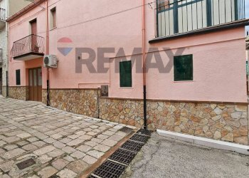 Edificio all\'aperto - Appartamento Via Di Ruberto
27, Pietramontecorvino - foto 2