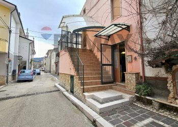 Edificio all\'aperto - Appartamento Via Di Ruberto
27, Pietramontecorvino - foto 3