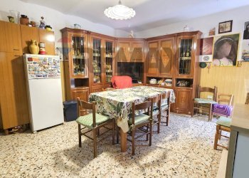 Sala da pranzo - Appartamento Via Di Ruberto
27, Pietramontecorvino - foto 8