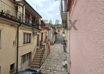 Edificio all\'aperto - Appartamento Via Di Ruberto
27, Pietramontecorvino - foto 17