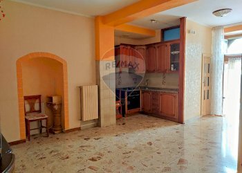 Cucina - Casa indipendente Via Delegazione Municipale
125/127, Mattinata - foto 7