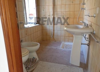 Bagno - Three-room apartment Strada Bardelletta
 
58, Goito - photo 4