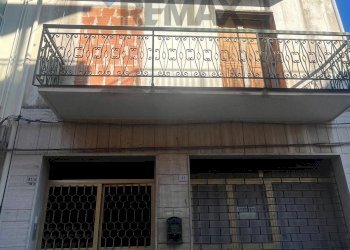 Edificio all\'aperto - Casa indipendente via galileo galilei
 
41, Solarino - foto 2