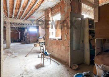 Stanza vuota - Casa indipendente via galileo galilei
 
41, Solarino - foto 26