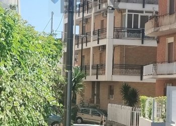 Edificio all\'aperto - Trilocale Ronco Secondo di Via Filisto
 
21, Siracusa - foto 2