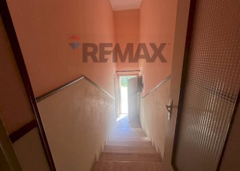 Scale - Casa semi indipendente Via Milazzo
 
91, Sermide e Felonica - foto 10