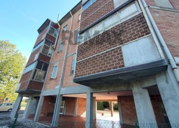 Edificio all\'aperto - Trilocale piazzale po
 
3, Tresignana - foto 6