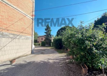 Edificio all\'aperto - Trilocale piazzale po
 
3, Tresignana - foto 11