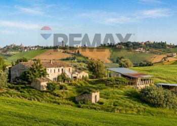 Casa all\'aperto - Rustico San Mommeo
 
6, Belvedere Ostrense - foto 7