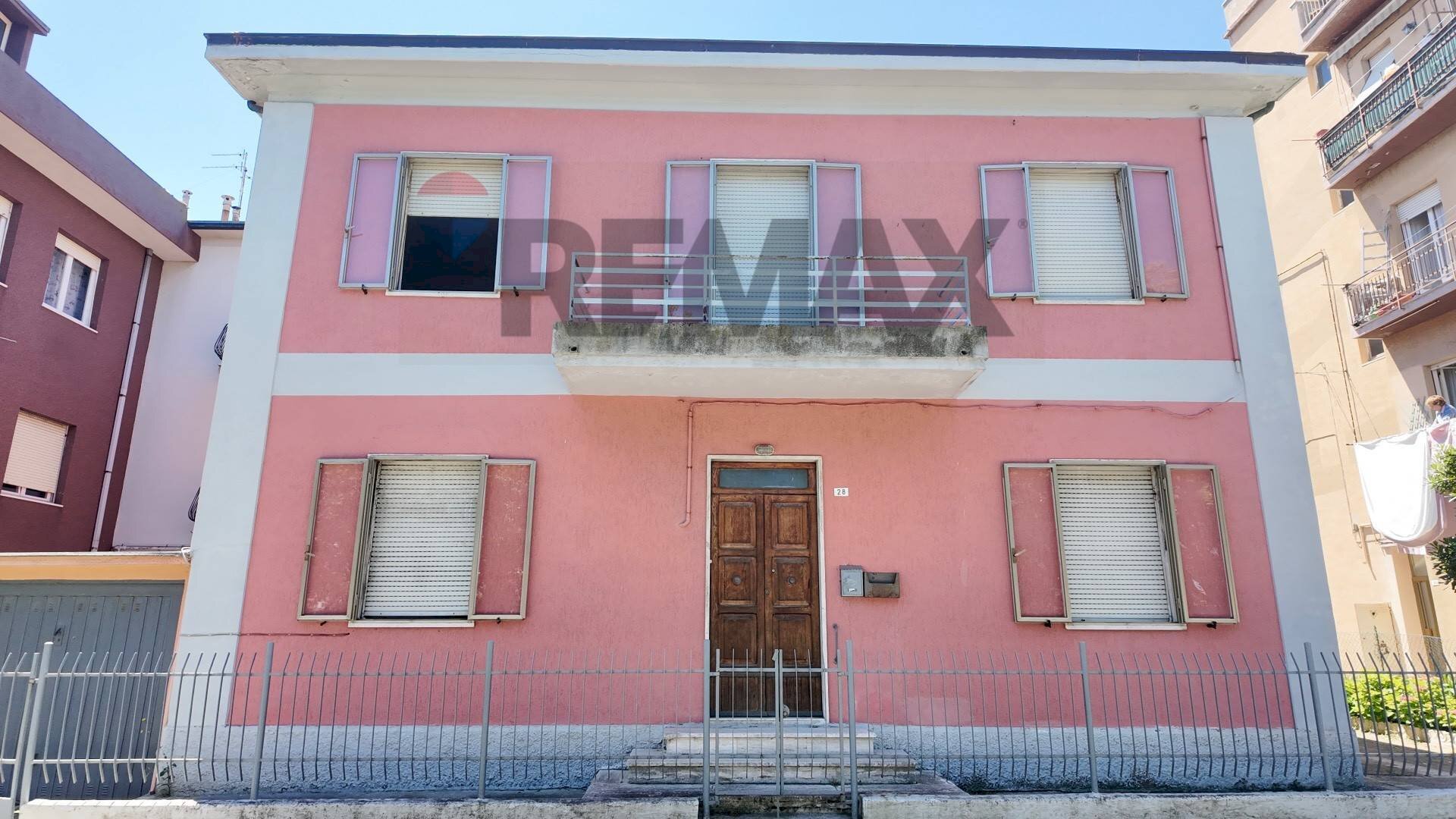 Edificio all\'aperto - Casa semi indipendente Via Bruno Buozzi
28, Falconara Marittima - foto 3