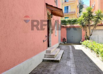 Edificio all\'aperto - Casa semi indipendente Via Bruno Buozzi
 
28, Falconara Marittima - foto 72