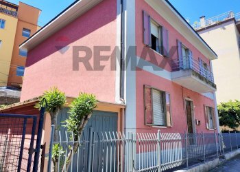 Edificio all\'aperto - Casa semi indipendente Via Bruno Buozzi
 
28, Falconara Marittima - foto 74