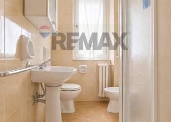 RENDER AI - Bagno - Trilocale Via Bruno Buozzi
 
28, Falconara Marittima - foto 17