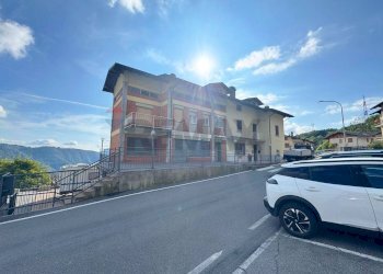 Edificio all\'aperto - Casa semi indipendente VIA RISORGIMENTO
 
29, Dossena - foto 1