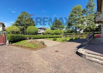 Giardino - Villa viale italia
 
18, Ponte San Pietro - photo 8