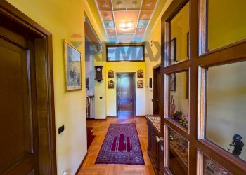 Hall / corridoio - Villa viale italia
 
18, Ponte San Pietro - photo 9
