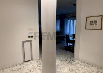 Hall / corridoio - Four-room apartment Pavia - photo 2