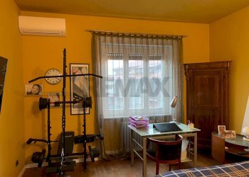 Camera / camera da letto - Four-room apartment Pavia - photo 12