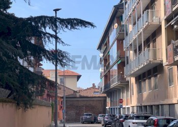 Edificio all\'aperto - Four-room apartment Pavia - photo 22