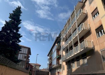 Edificio all\'aperto - Four-room apartment Pavia - photo 25