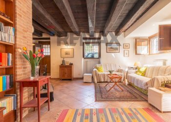 Soggiorno - Four-room apartment Via Trento e Trieste
 
31, Montalto di Castro - photo 1