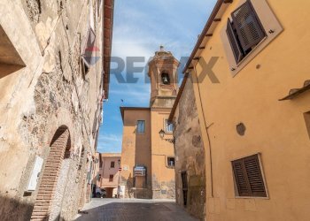 Edificio all\'aperto - Four-room apartment Via Trento e Trieste
 
31, Montalto di Castro - photo 2