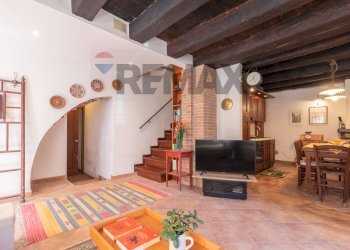 Soggiorno - Four-room apartment Via Trento e Trieste
 
31, Montalto di Castro - photo 21