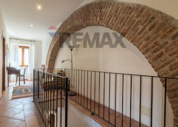 Scale - Four-room apartment Via Trento e Trieste
 
31, Montalto di Castro - photo 34