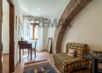 Soggiorno - Four-room apartment Via Trento e Trieste
 
31, Montalto di Castro - photo 38