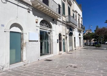 Foto 1 - Locale Commerciale Piazza Dante Alighieri
 
83, Galatina - foto 1