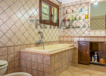 Bagno - Villa S.V. Li Cadduffi
 
1H, Sassari - photo 72