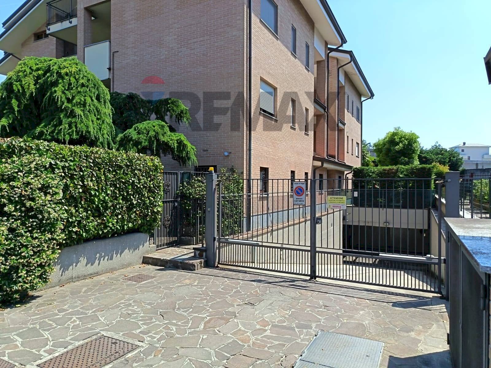 Edificio all\'aperto - Box Via Ciro Menotti
 
22, Muggiò - foto 1
