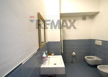 Bagno - Ufficio Via Strasburgo
 
24, Parma - foto 17