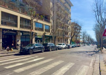 Edificio all\'aperto - Negozio Via Bernardo Cavallino
63A, Napoli - foto 7