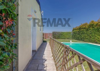 Piscina - Villa a Schiera Strada Carpaneto
 
1, Parma - foto 5