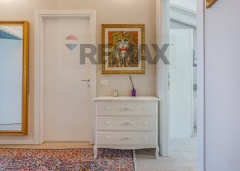 Hall / corridoio - Villa a Schiera Strada Carpaneto
 
1, Parma - foto 23