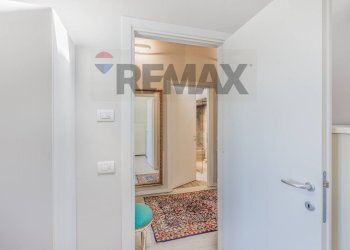 Hall / corridoio - Villa a Schiera Strada Carpaneto
 
1, Parma - foto 36