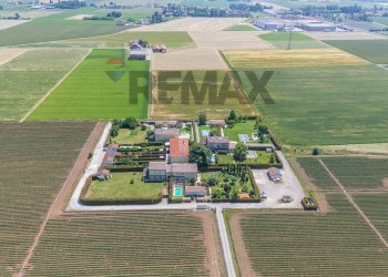 Posizione della mappa - Villa a Schiera Strada Carpaneto
 
1, Parma - foto 52