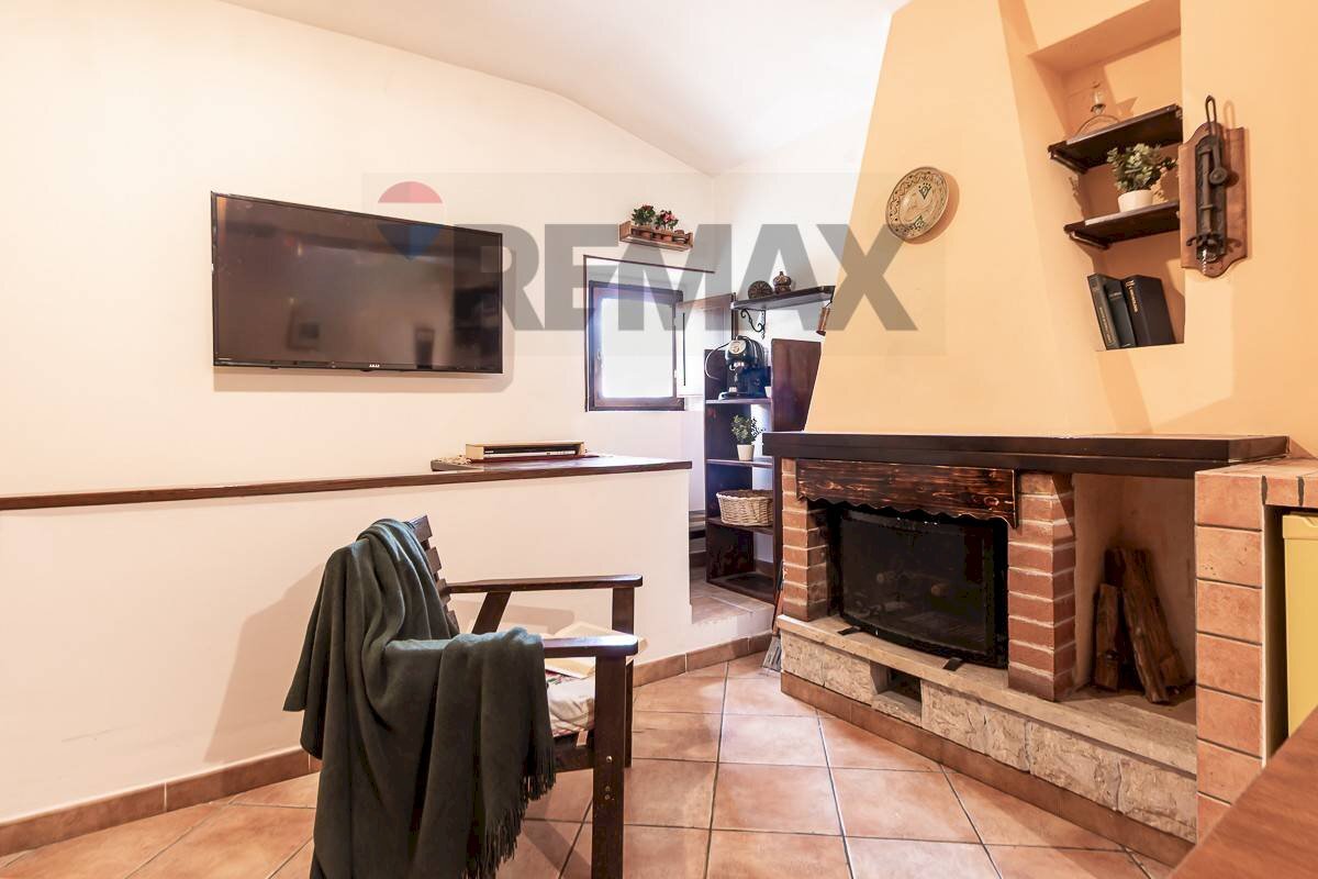 Soggiorno - Casa indipendente Via Fontana Nuova
 
16, Barrea - foto 1