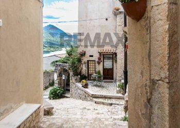 Casa all\'aperto - Independent house Via Fontana Nuova
 
16, Barrea - photo 2