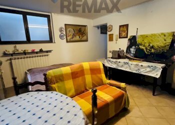 Sala da pranzo - Semi-detached house Via Adige
 
25, Bonate Sopra - photo 17