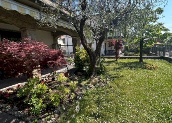 Giardino - Semi-detached house Via Adige
 
25, Bonate Sopra - photo 34