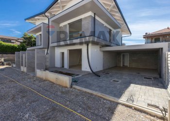 Terrazza - Casa semi indipendente Via G. Deledda
 
snc, Magnago - foto 2