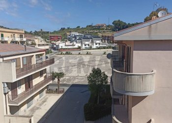 Edificio all\'aperto - Four-room apartment Giarratana - photo 3